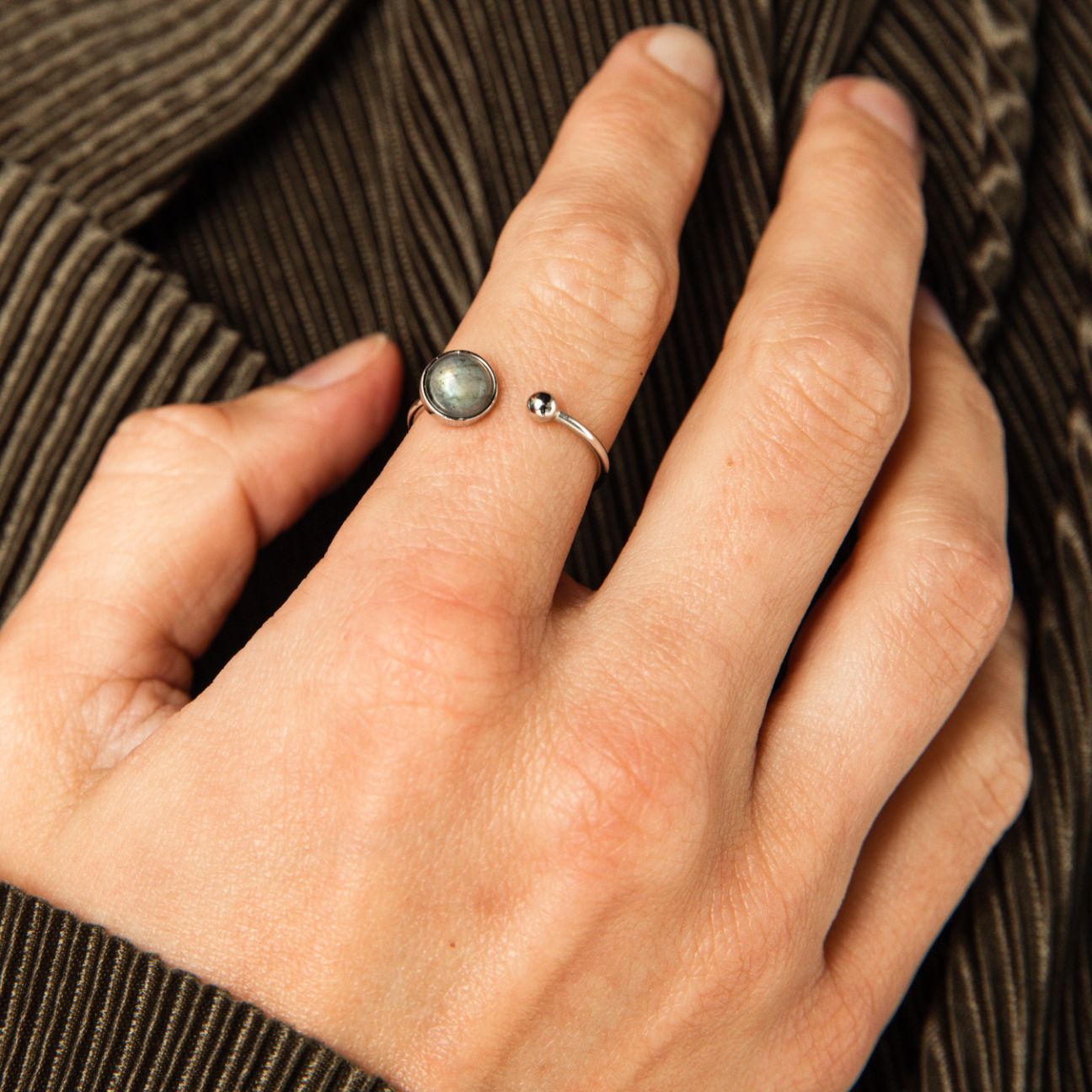 Labradorit-Ring – 925er Sterlingsilber – offener Edelsteinring – Schutz