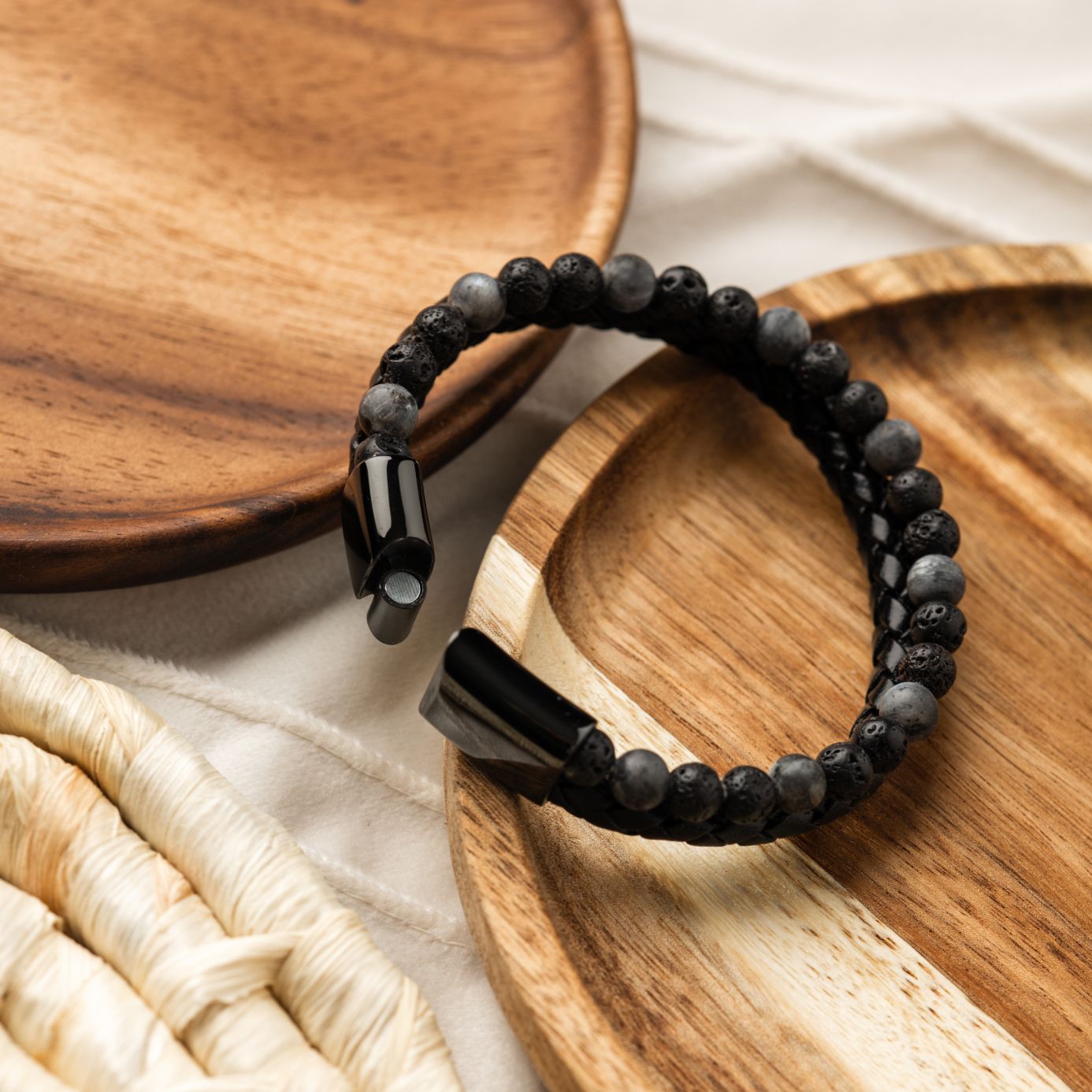 Doppeltes Armband – geflochtenes Leder – Labradorit und Lavastein – Edelstahlverschluss