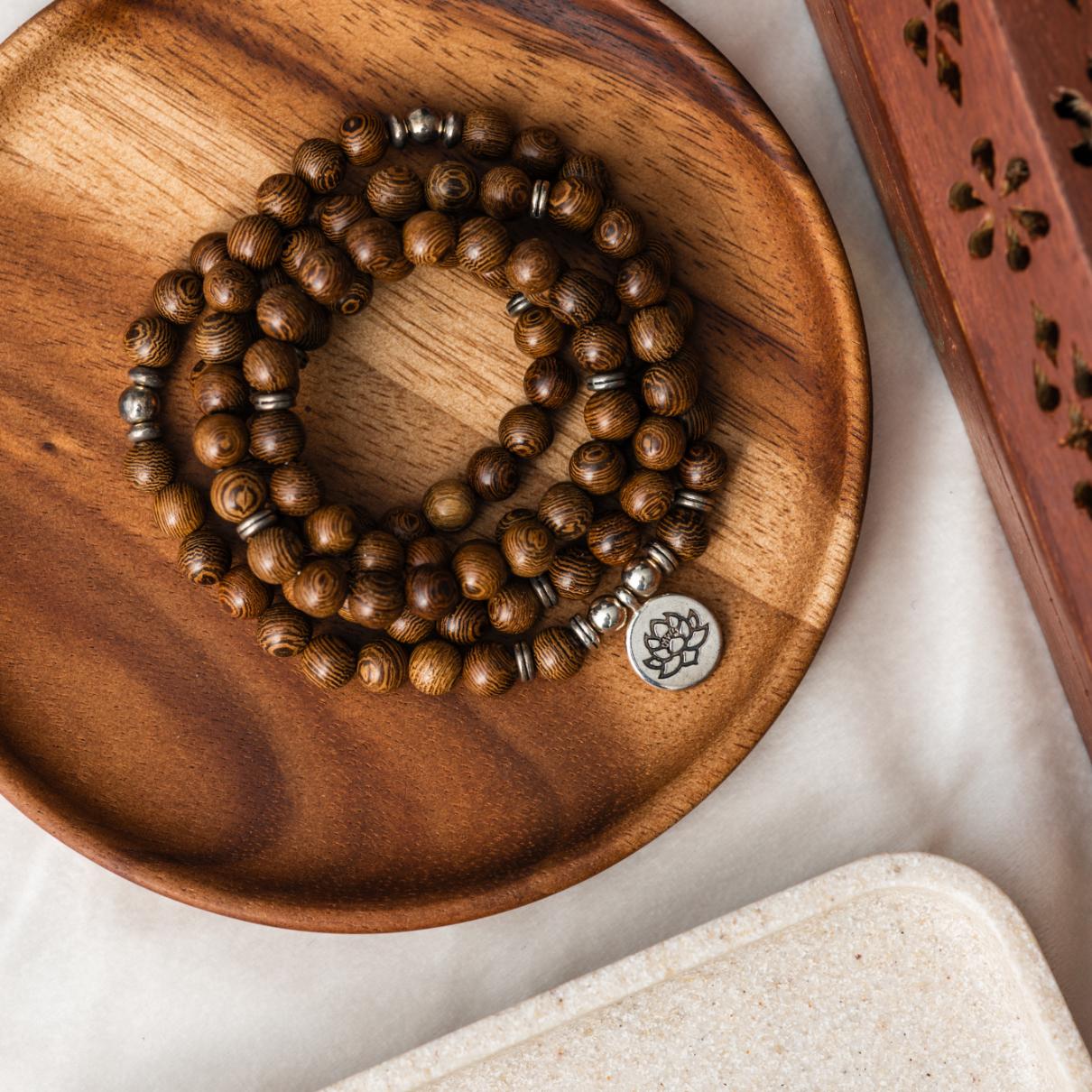 Mala-Halskette und Armband – Lotus – Wengeholz