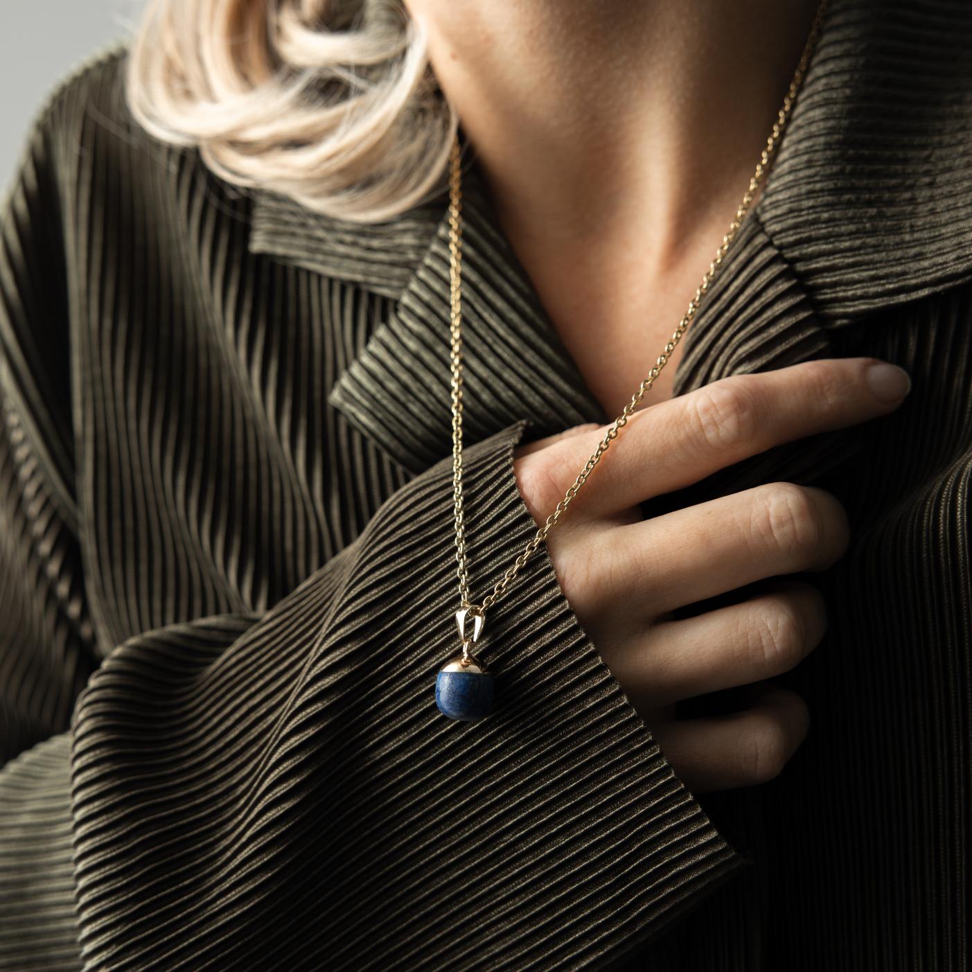 Lapislazuli-Halskette und Anhänger – Rundschliff – in Gold getaucht – Kreativität