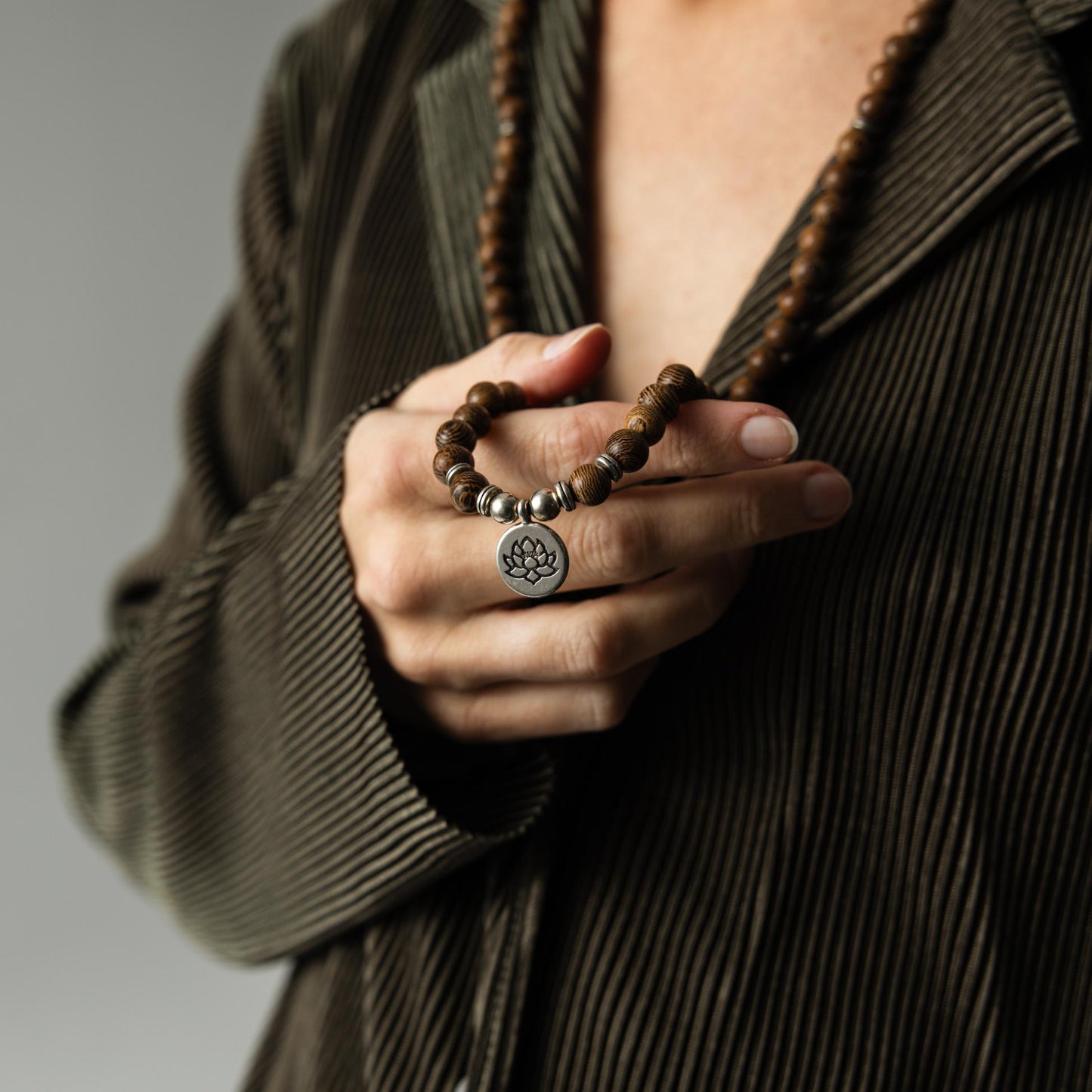 Mala-Halskette und Armband – Lotus – Wengeholz