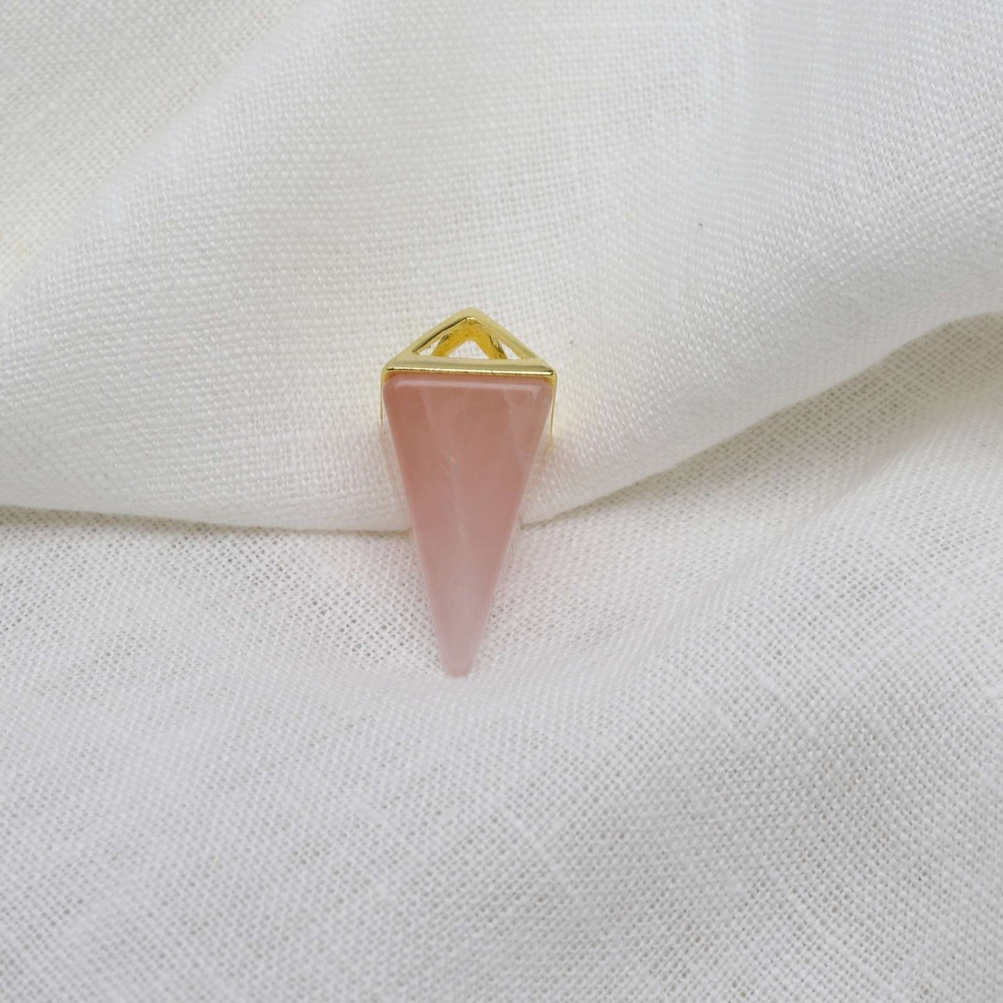 Rosenquarz-Anhänger – Halskette mit Anhänger – Goldene Pyramide