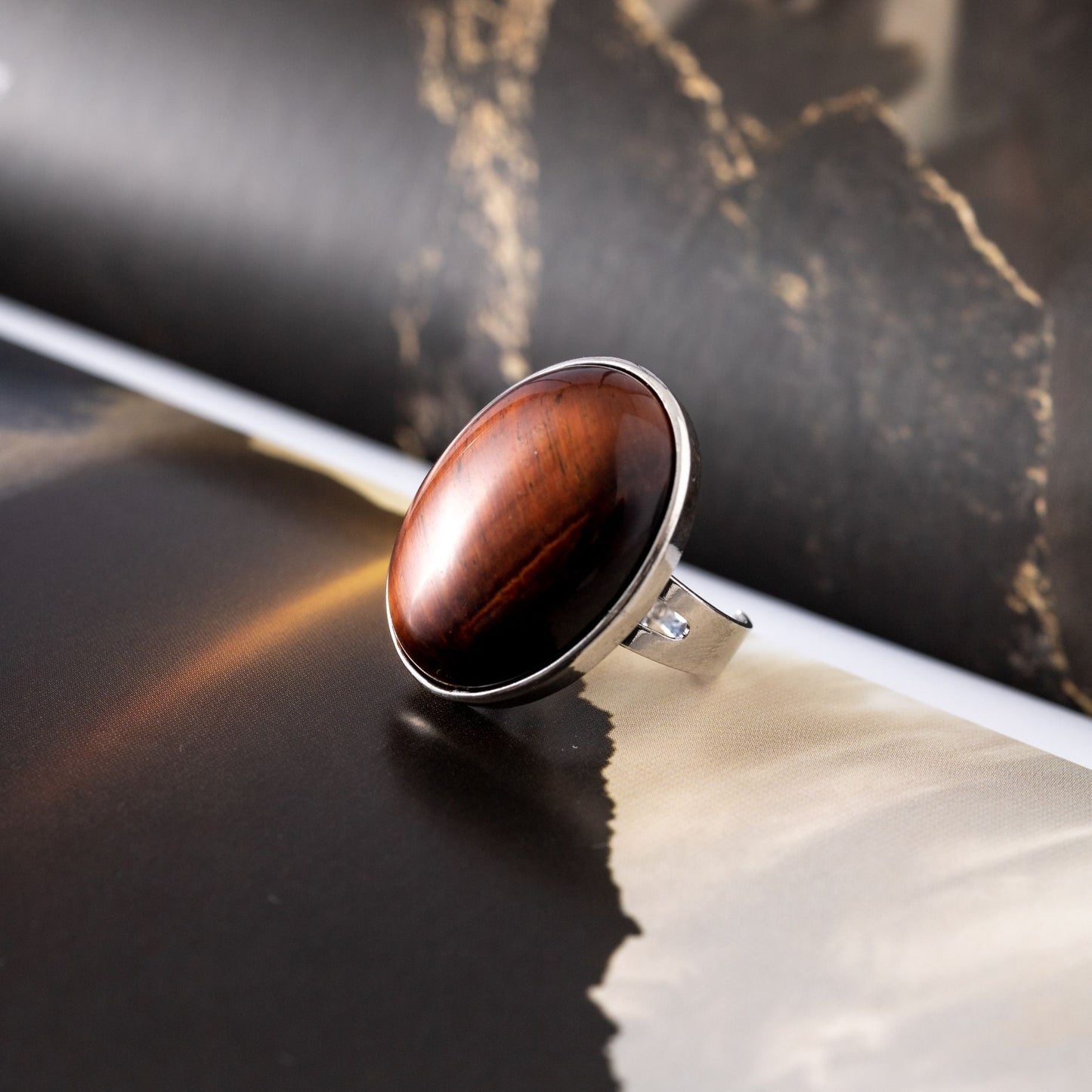 Roter Tigerauge-Ring – Cabochon-Edelstein – Zielstrebigkeit