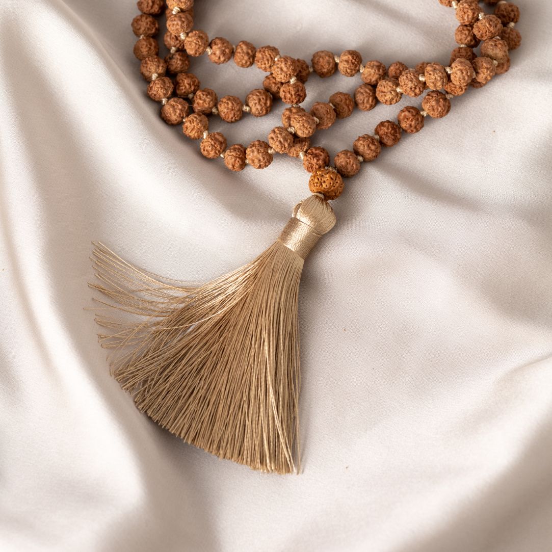 Rudraksha Mala Halskette – Rudraksha Samen & Quaste – Verständnis
