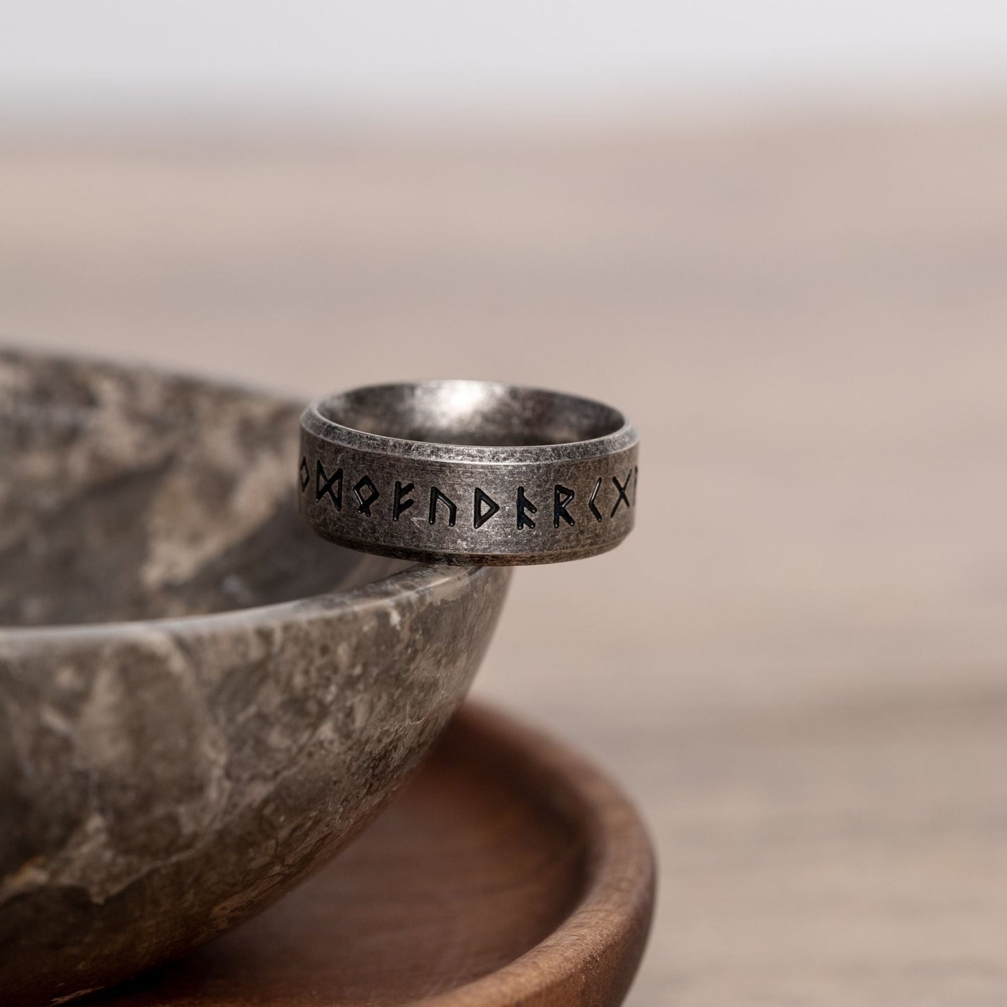 Nordischer Runenring – Wikinger Runenschrift – Nordische Runen – Edelstahl