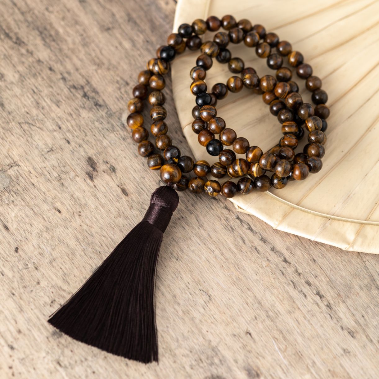 Tibetische Mala-Halskette – Tigerauge und Onyx – Quaste