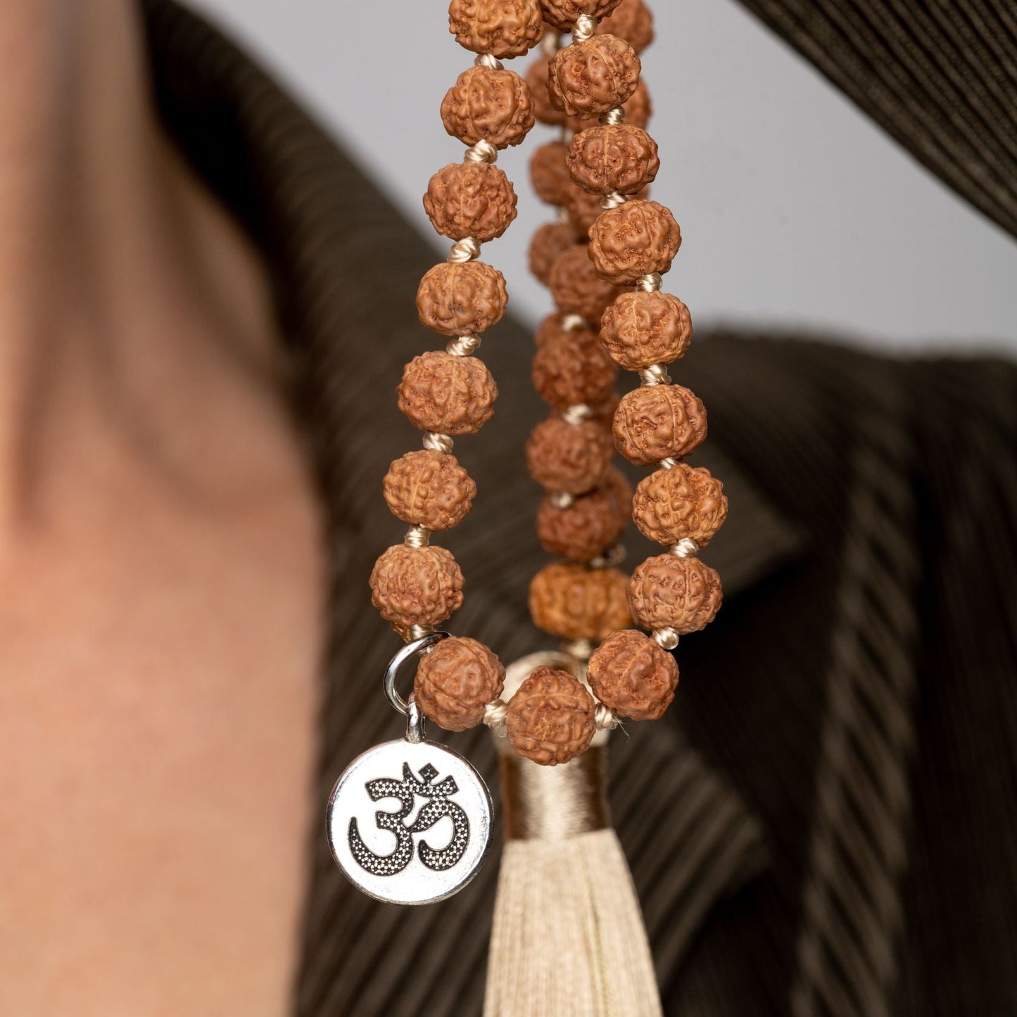 Rudraksha Mala Halskette – Rudraksha Samen & Quaste – Verständnis