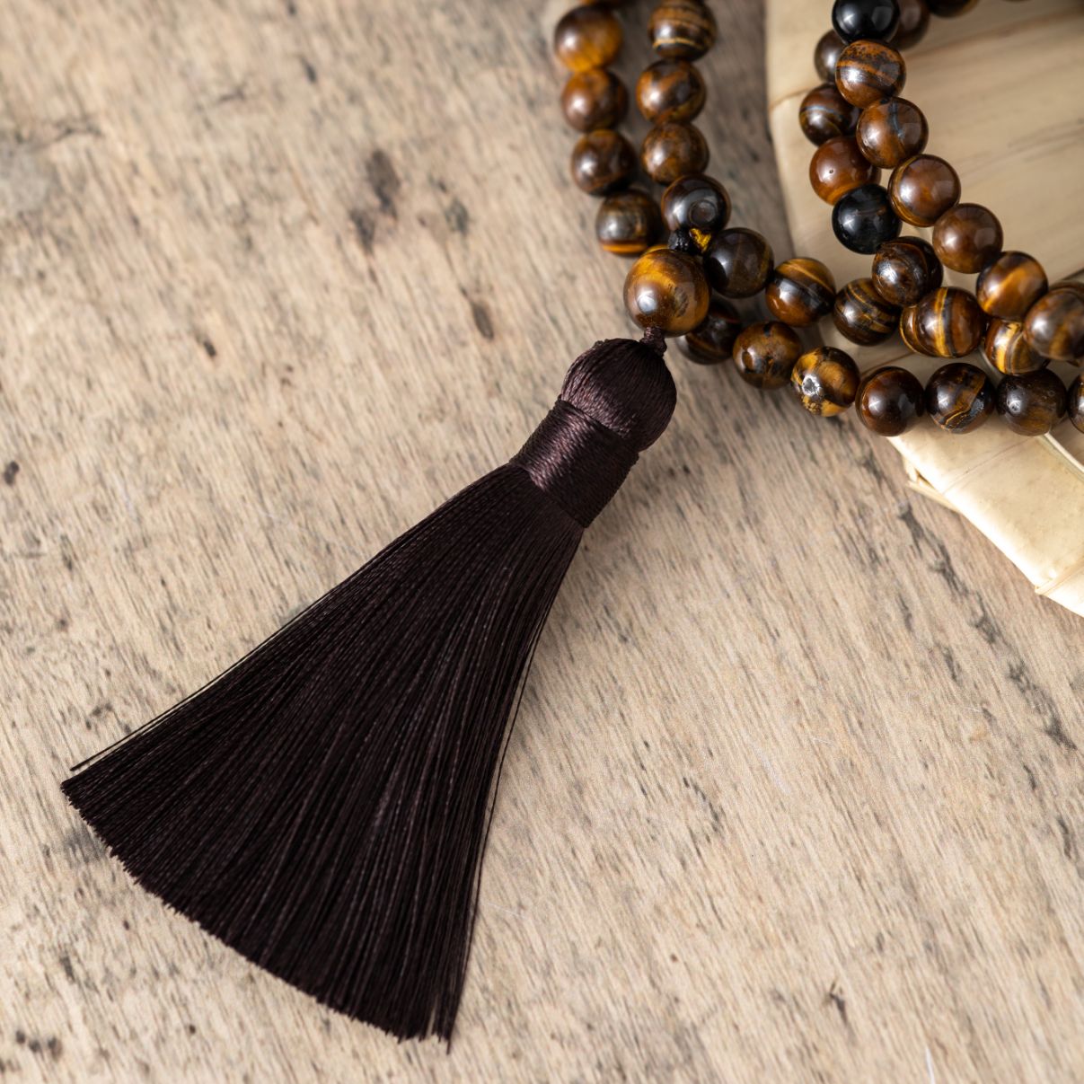 Tibetische Mala-Halskette – Tigerauge und Onyx – Quaste