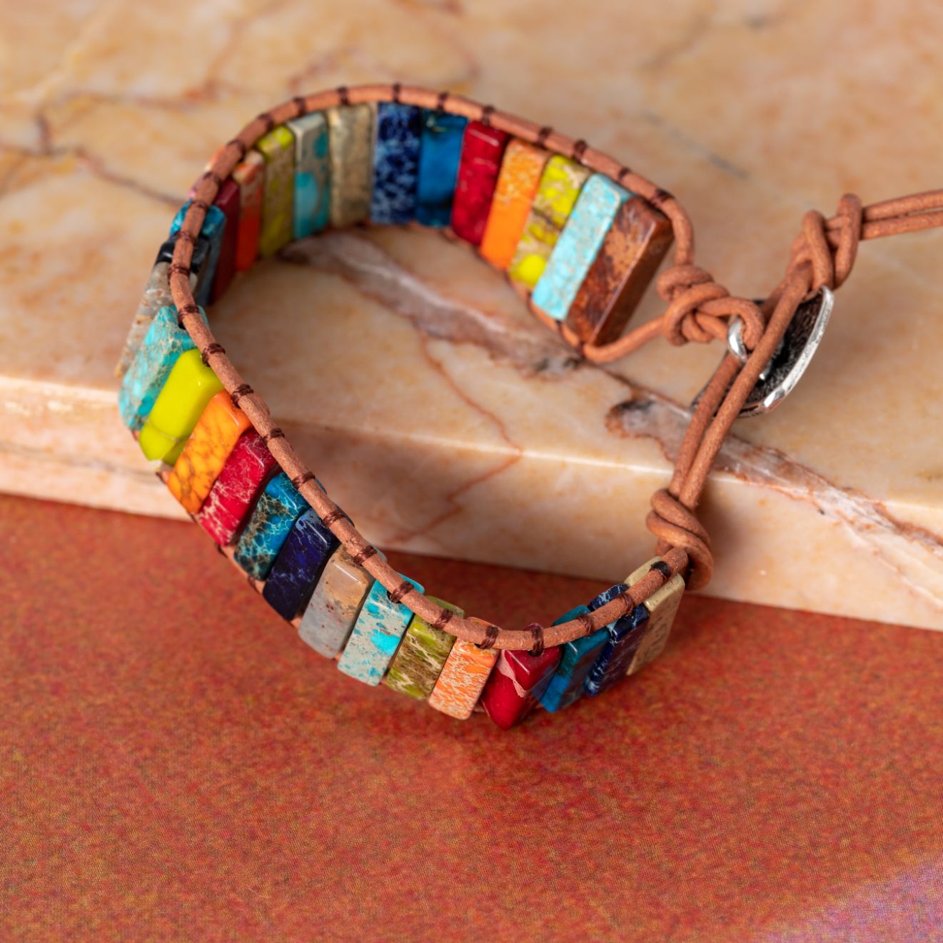 Chakra-Armband verstellbar – Regenbogenjaspis & Leder – Glaube