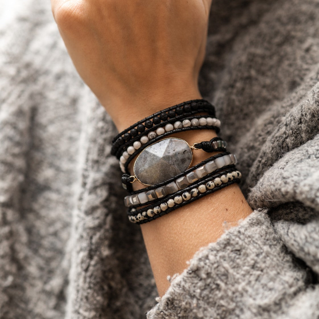 Wickelarmband – Schwarzer Mondstein – grober Schliff – Empathie