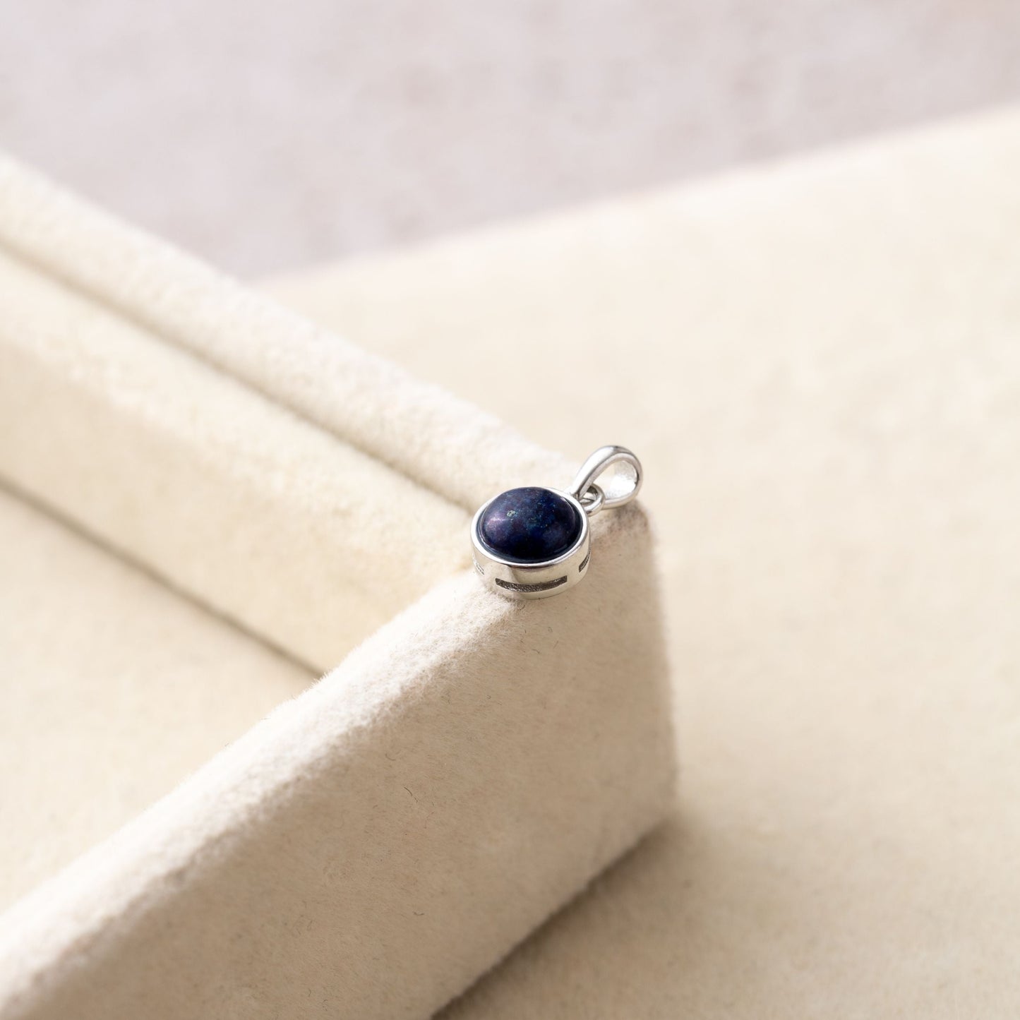 Lapislazuli-Halskettenanhänger – Rundschliff – 925er Sterlingsilber