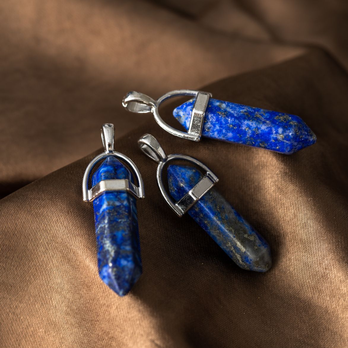 Doppelpunkt-Anhänger – Lapislazuli – sechseckiger Schliff – Kommunikation
