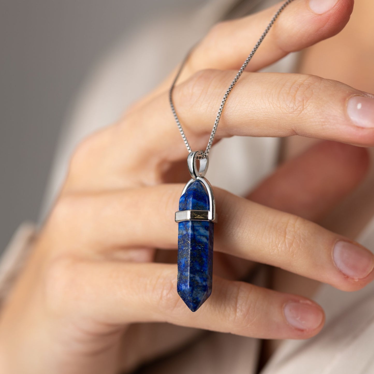 Doppelpunkt-Anhänger – Lapislazuli – sechseckiger Schliff – Kommunikation