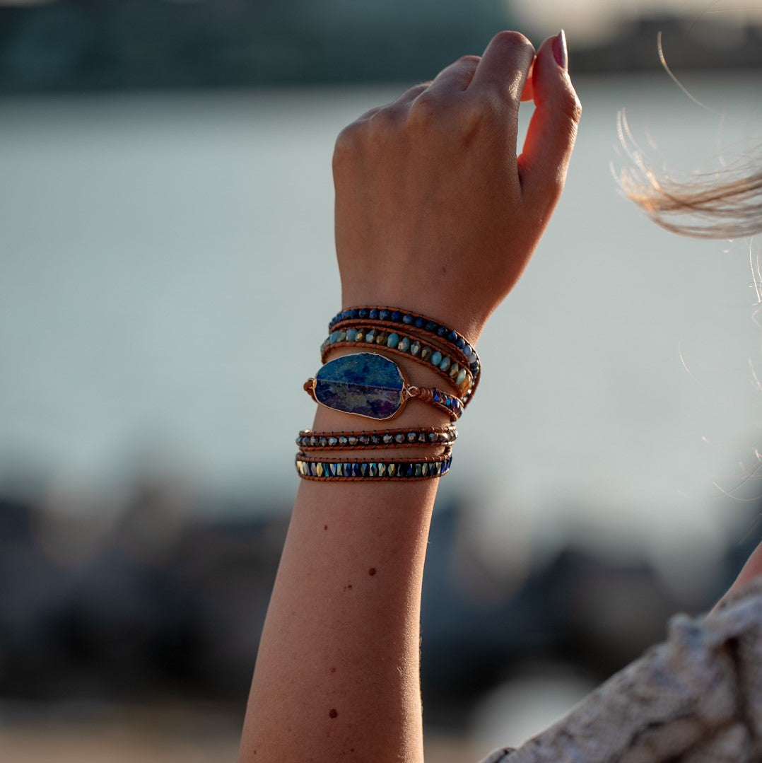 Wickelarmband Leder – Lapislazuli & Sodalith – grober Schnitt – Weisheit