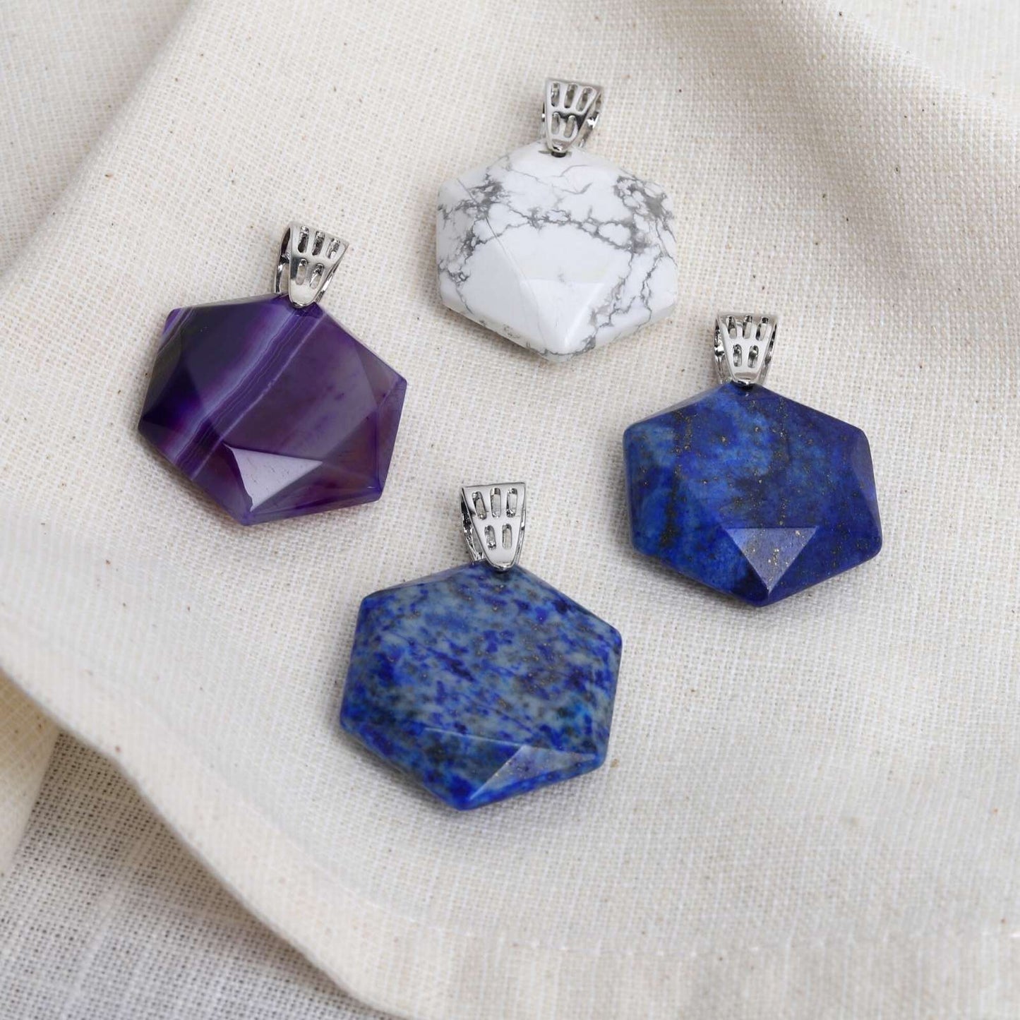 Lapislazuli-Anhänger – Edelstein im Sechseckschliff – Kreativität