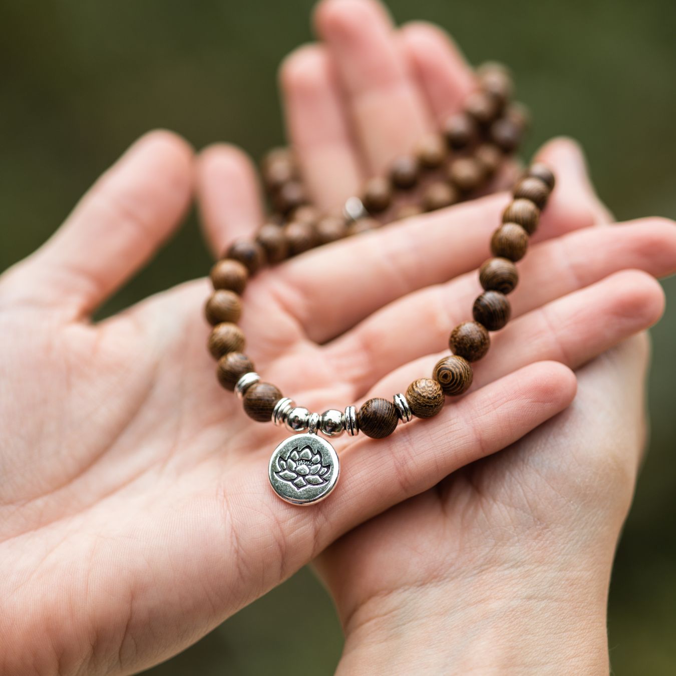 Mala-Halskette und Armband – Lotus – Wengeholz