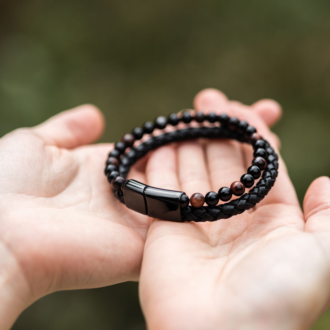 Doppeltes Armband – geflochtenes Leder – rotes Tigerauge und Onyx – Edelstahlverschluss