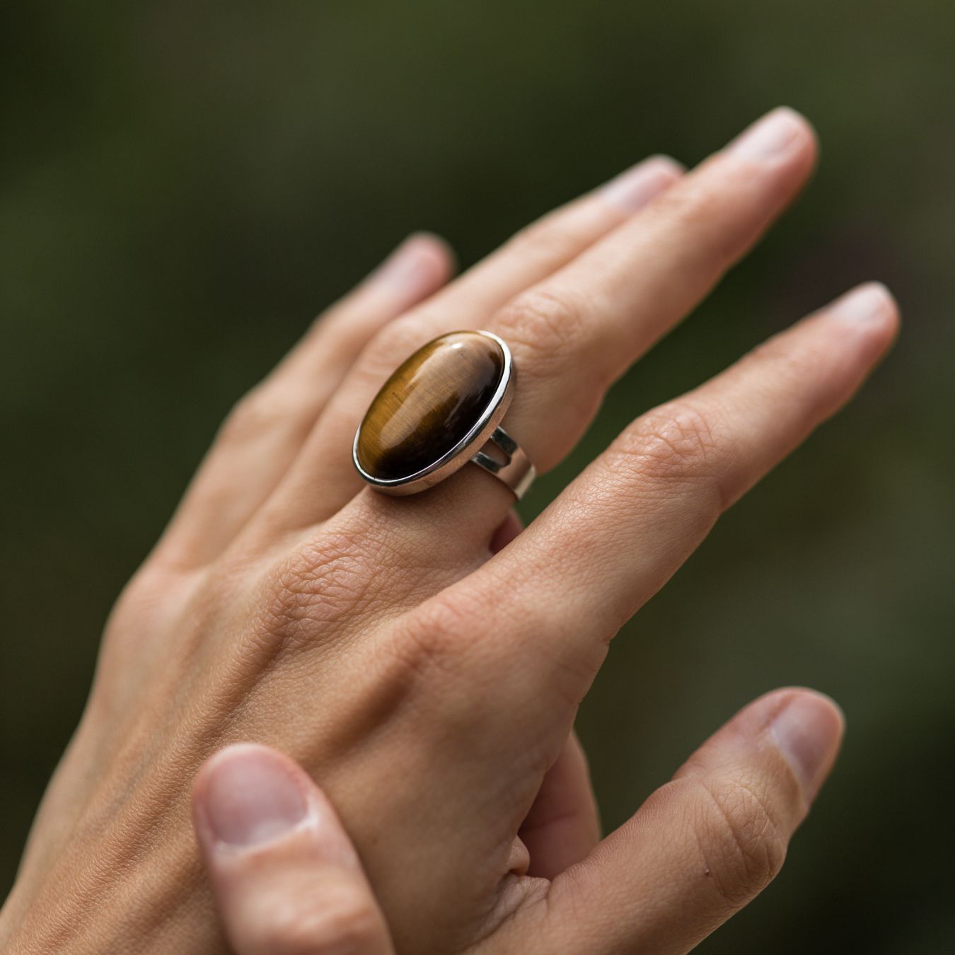Tigerauge-Ring – Cabochon-Edelstein – Einblick
