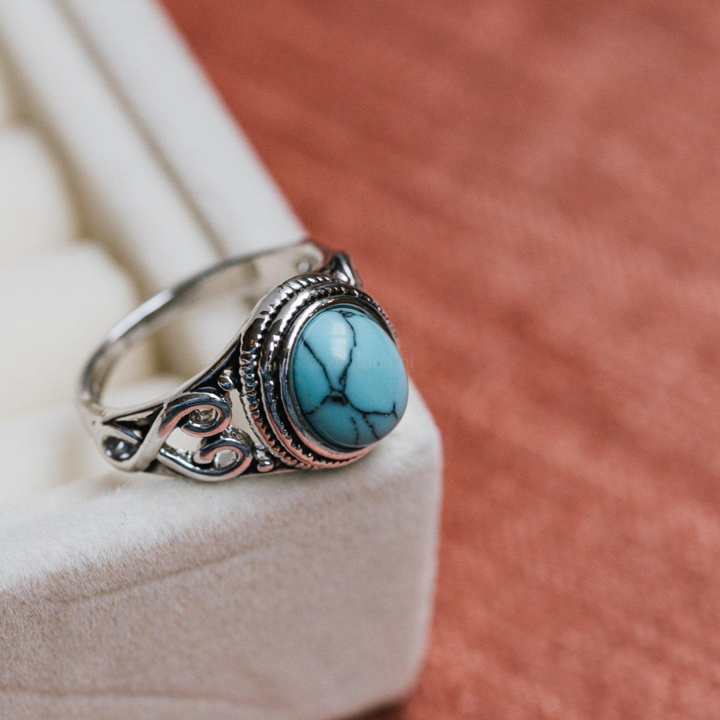 Turqueniet Ring - Antique Plated - Acceptatie-Turqueniet ring-6-Zentana
