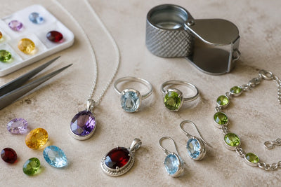 Schmuck mit echten Edelsteinen online kaufen