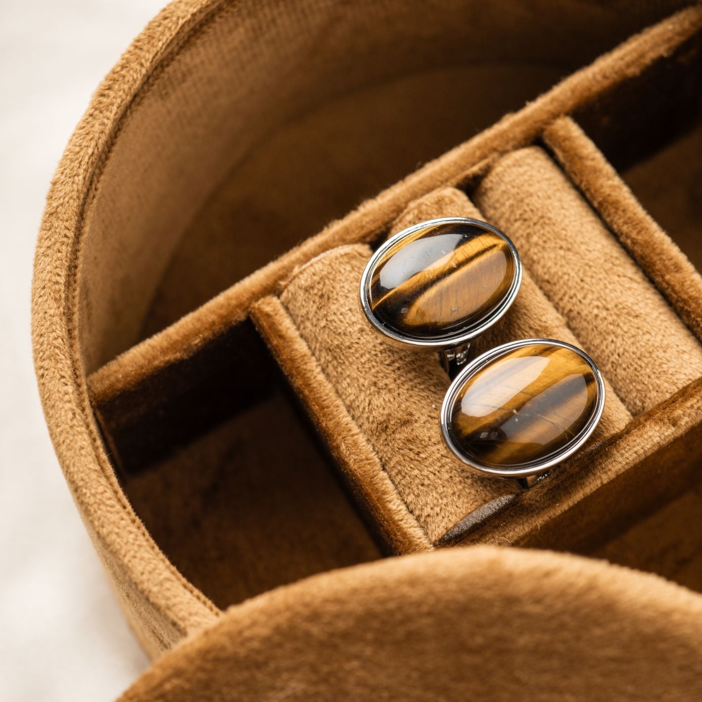 Tigerauge-Ring – Cabochon-Edelstein – Einblick