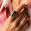 Tigerauge-Ring – Cabochon-Edelstein – Einblick