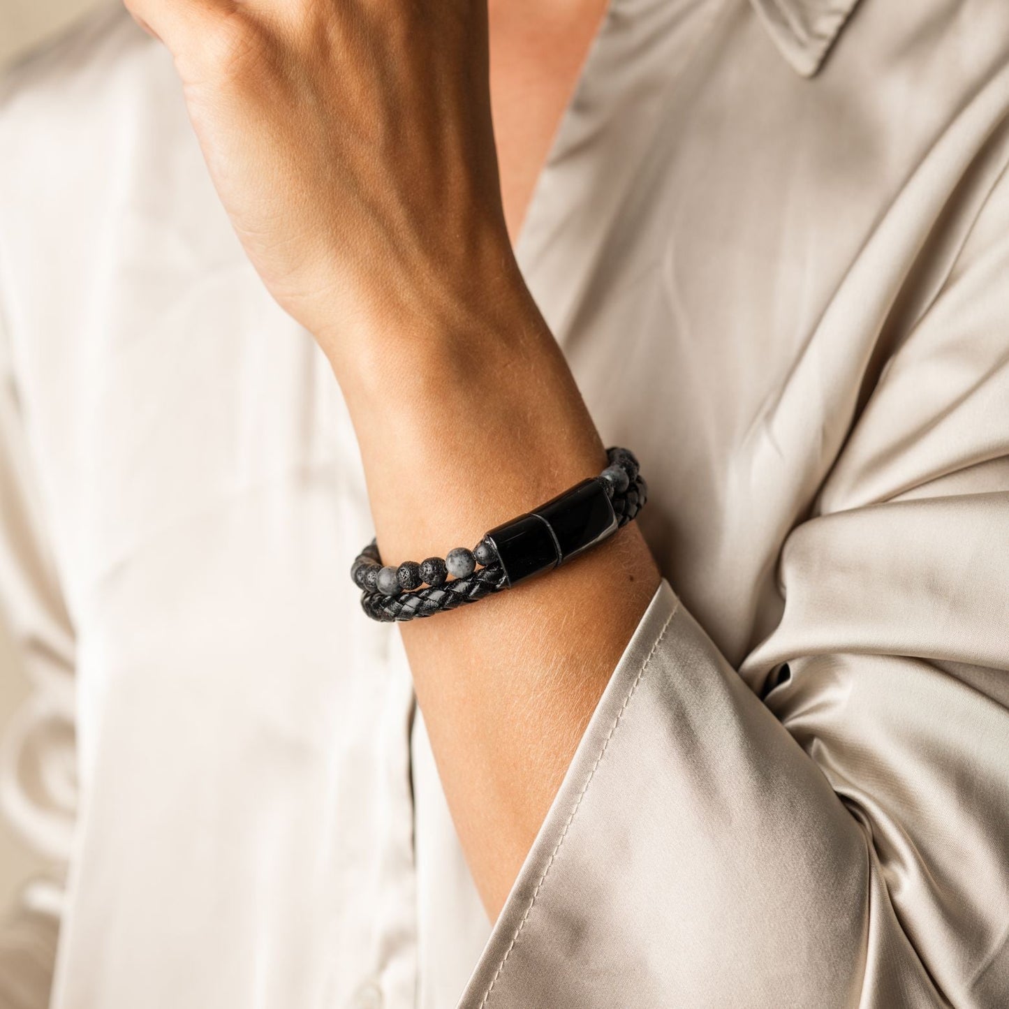 Doppeltes Armband – geflochtenes Leder – Labradorit und Lavastein – Edelstahlverschluss