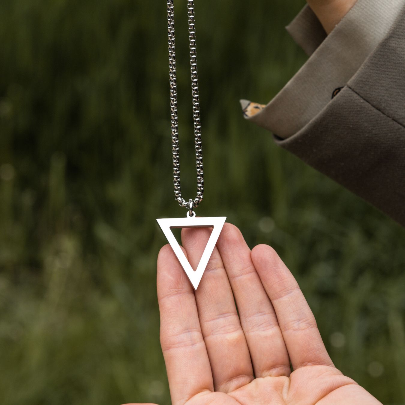 Minimalistische Halskette Pfeil – Edelstahl – Dreieck – Silber