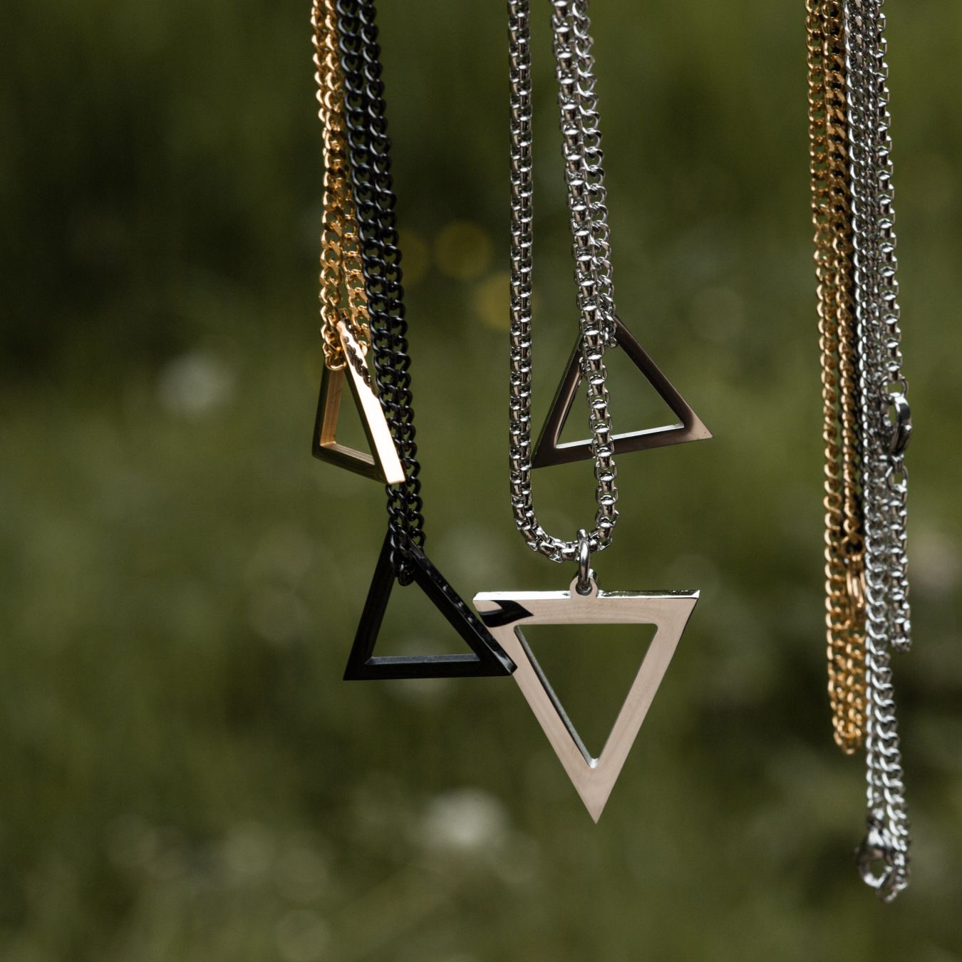 Minimalistische Halskette – Edelstahl – Dreieck – Schwarz